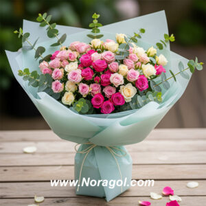 دسته گل رز مینیاتوری و اکالیپتوس